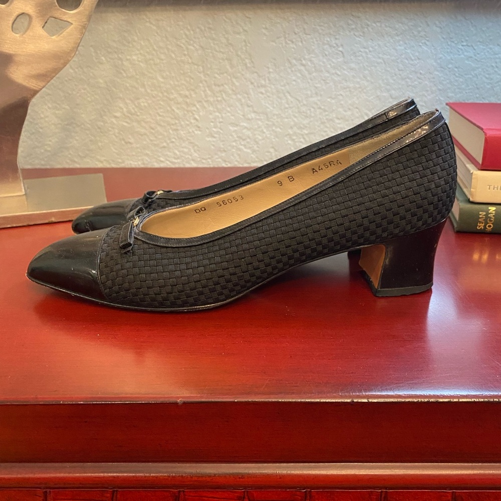 Ferragamo black shoe, heels, size 9B